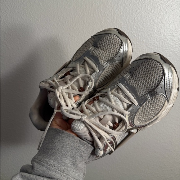 Nike V5 RNR - Picture 2 of 3